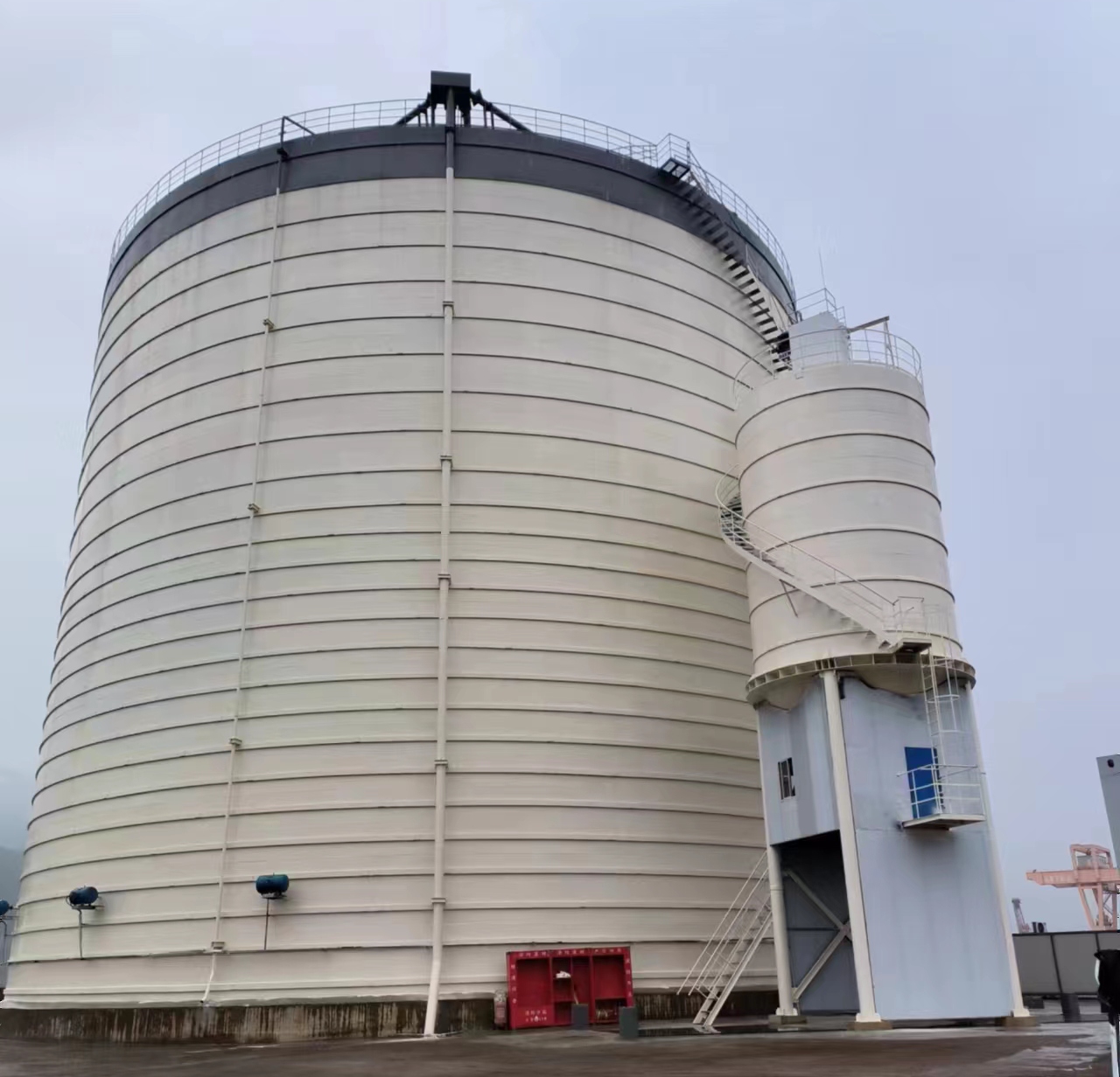 霍尔果斯10万吨水泥钢板库