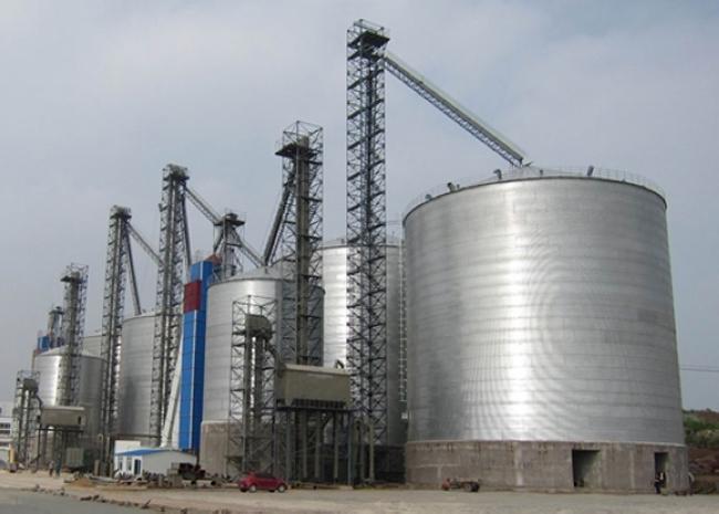 霍尔果斯大型钢板库构造参数及水泥储存质量